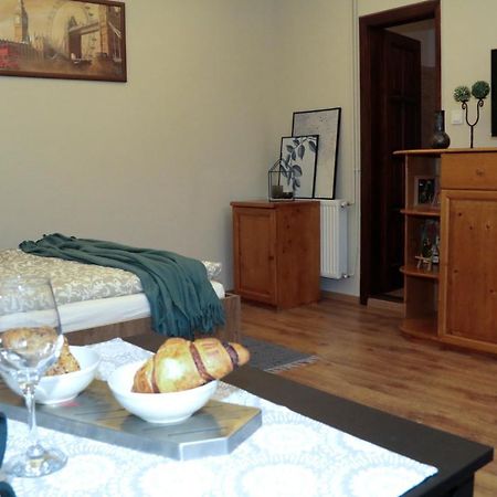 Palma Apartmanok Szallashely Szazhalombatta 6A エクステリア 写真