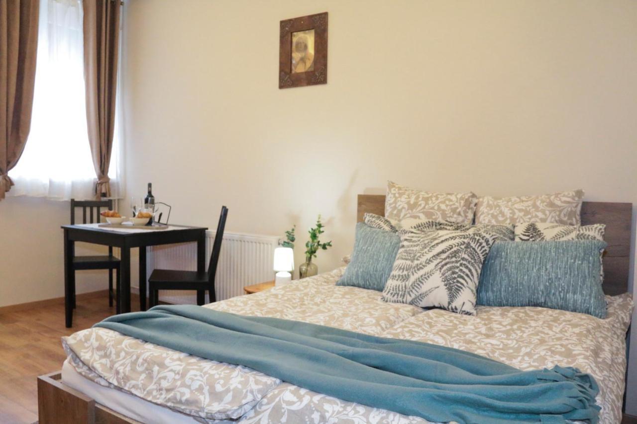 Palma Apartmanok Szallashely Szazhalombatta 6A エクステリア 写真