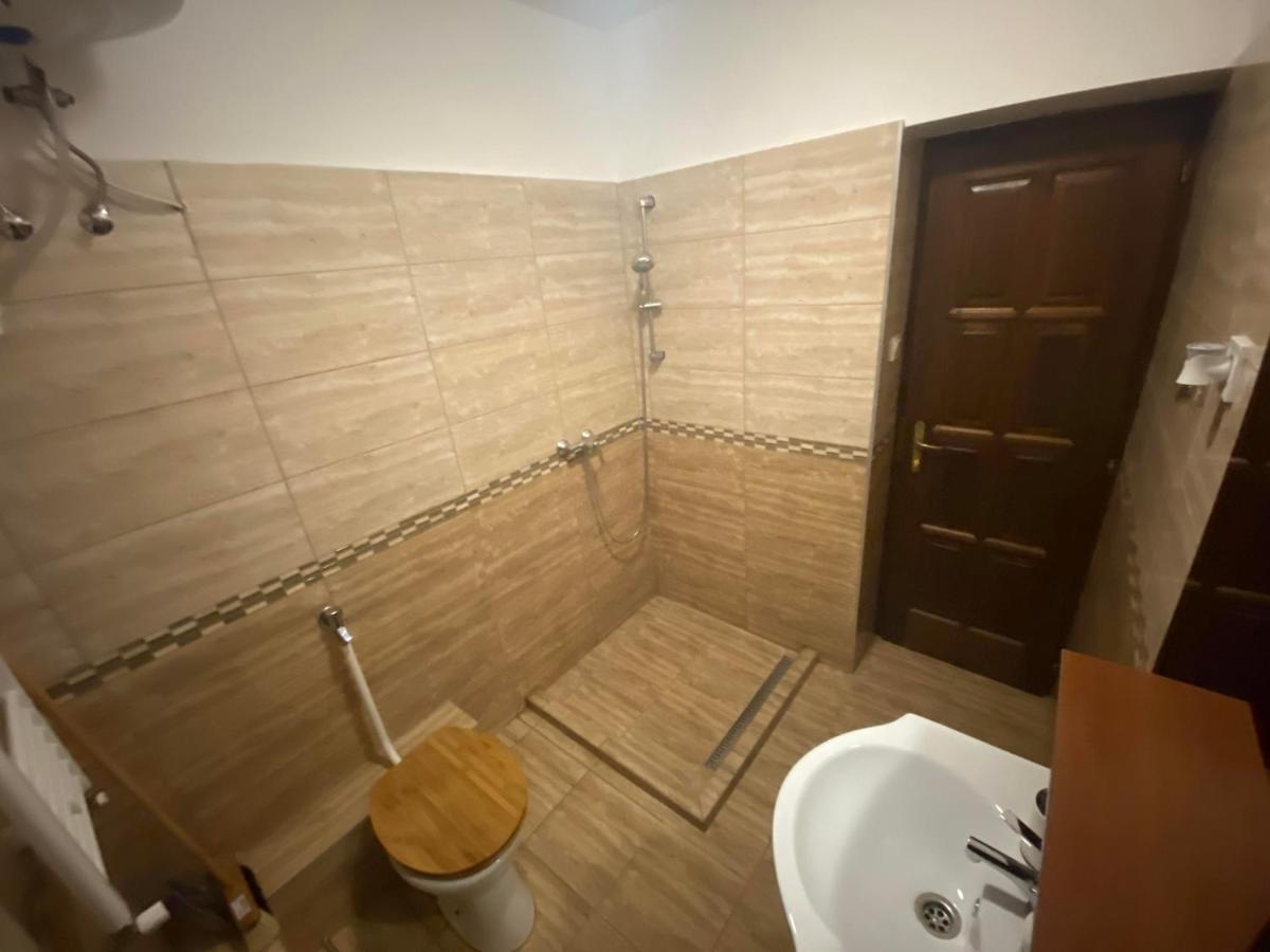 Palma Apartmanok Szallashely Szazhalombatta 6A エクステリア 写真