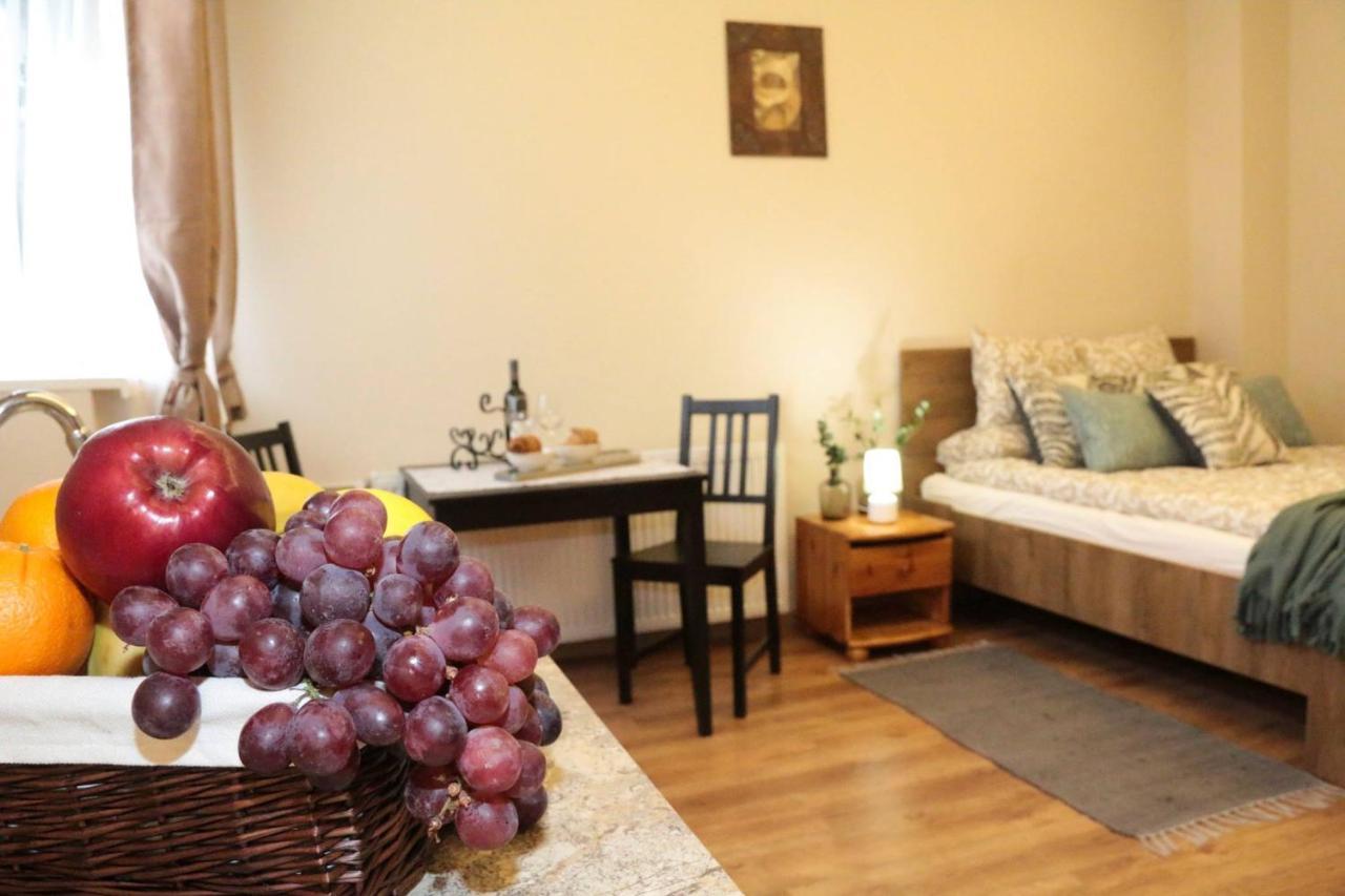 Palma Apartmanok Szallashely Szazhalombatta 6A エクステリア 写真