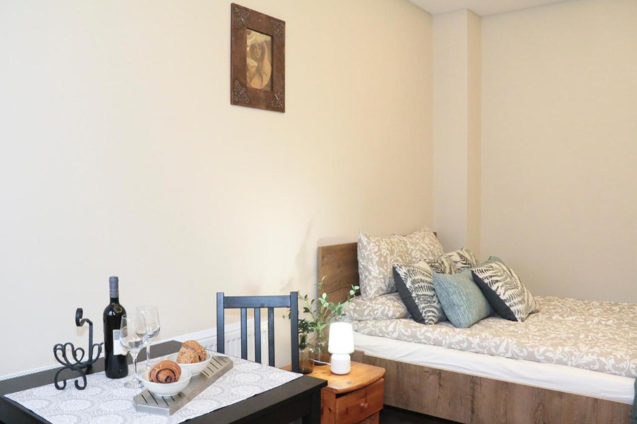 Palma Apartmanok Szallashely Szazhalombatta 6A エクステリア 写真